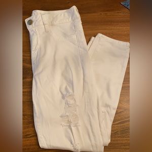 American Eagle white ripped jeans